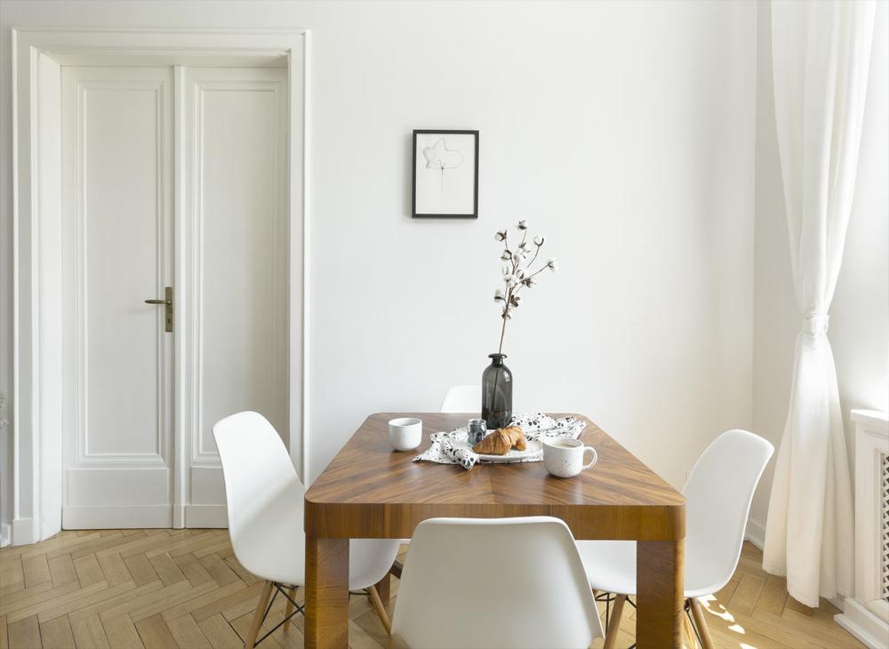 minimalizm nedir sorusuna örnek olacak biçimde dekore edilmiş bir ev