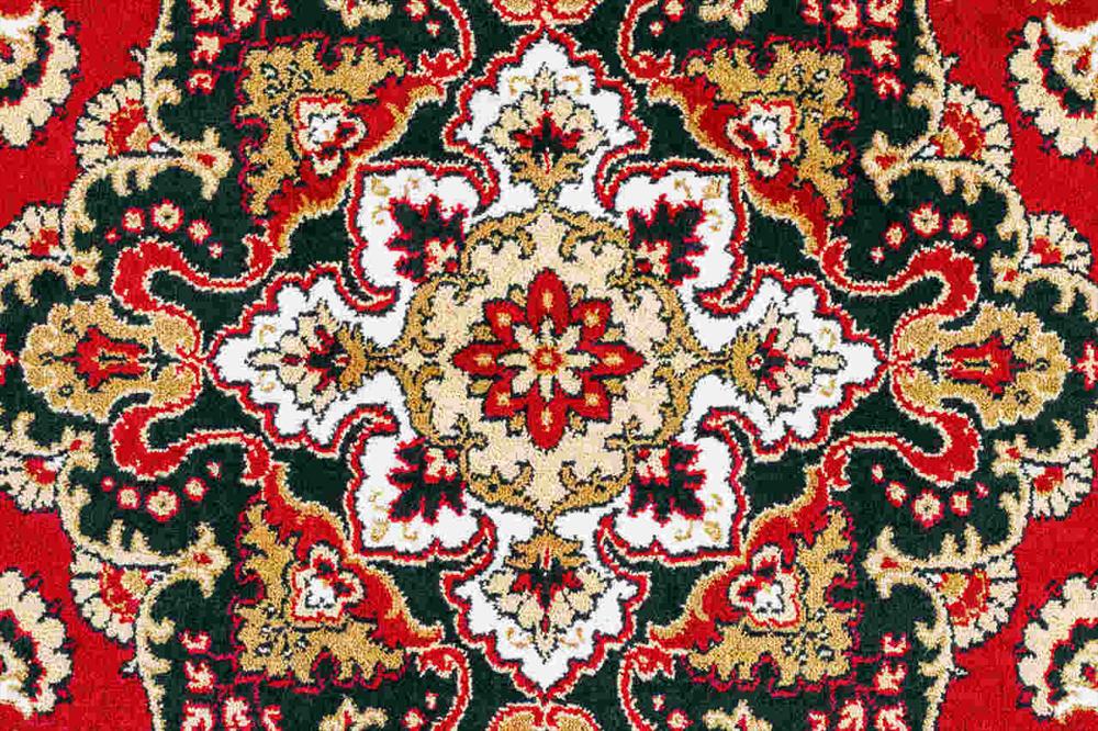 anadolu motiflerinden oluşan bir halı