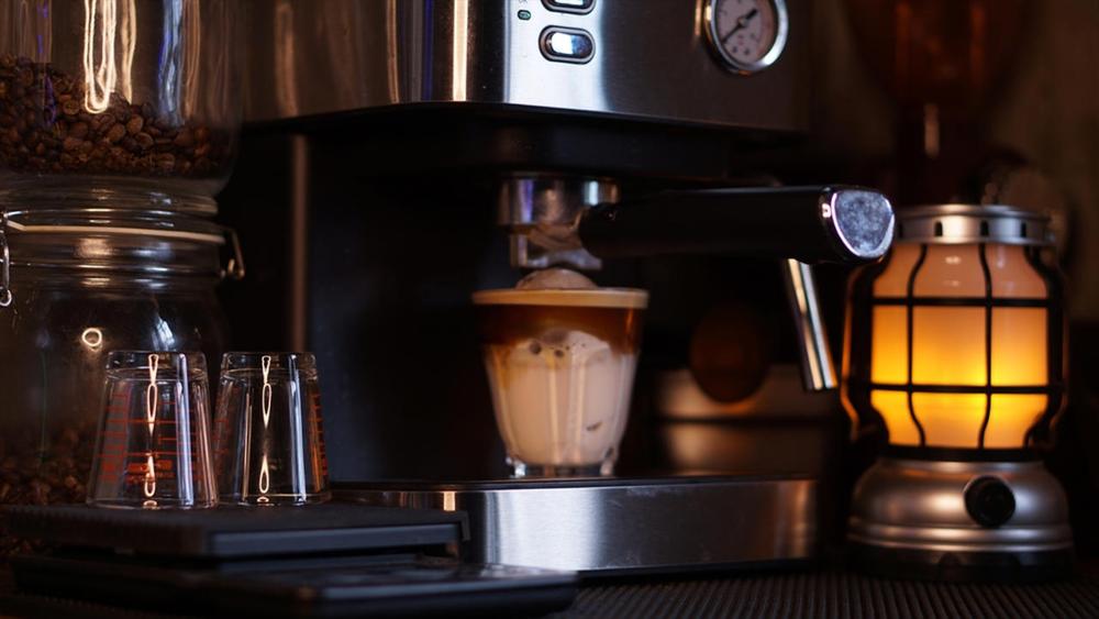 Kahve makinesinde hazırlanan kahve